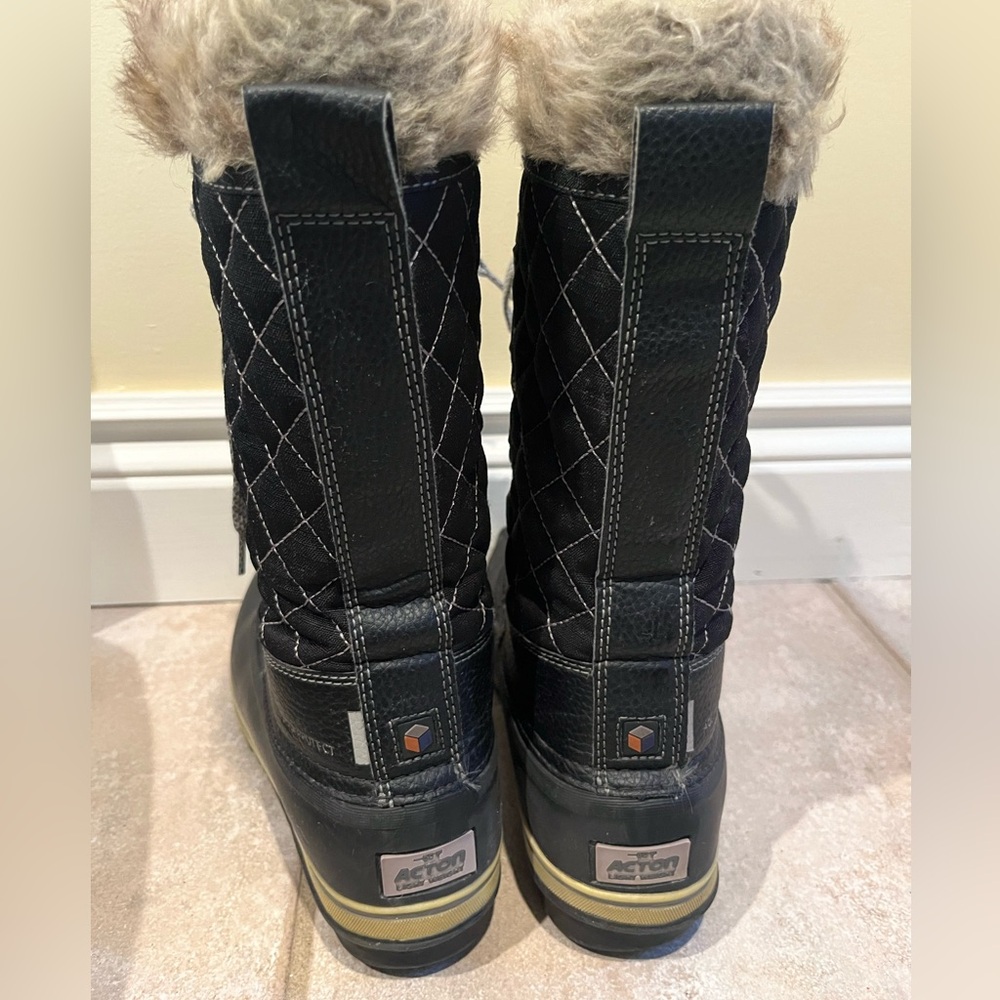 Snow Boots, Size 5 - Picture 4 of 11